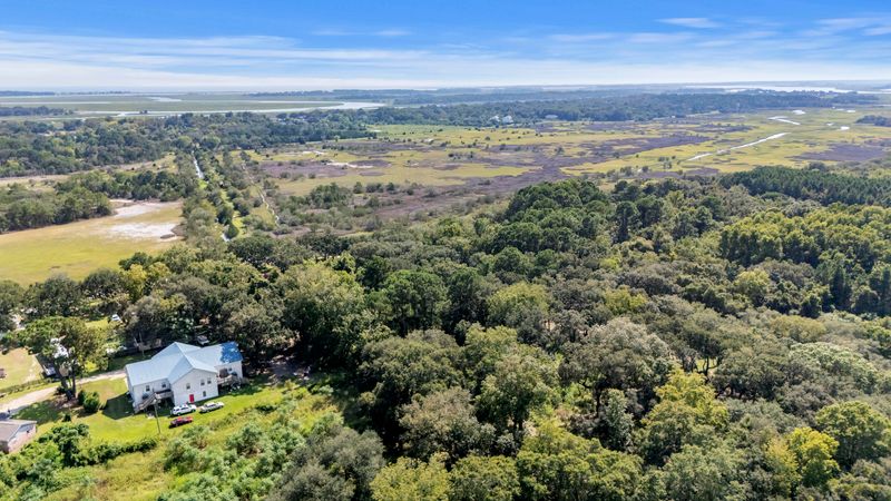 1872 Arsburn Rd, Charleston, SC 29412
