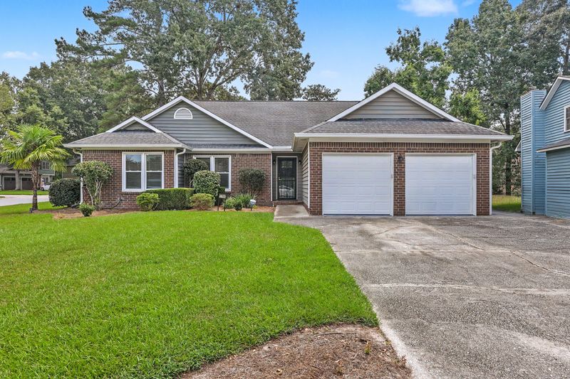 1756 W Sandcroft Dr, Charleston, SC 29407