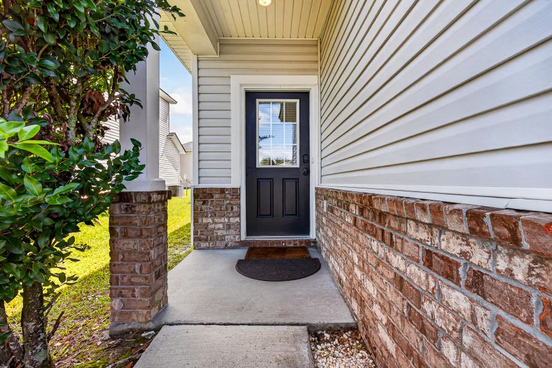 202 Summer View Rd, Summerville, SC 29486