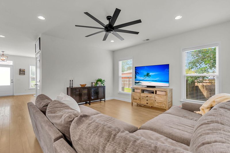 1560 Thoroughbred Blvd, Johns Island, SC 29455
