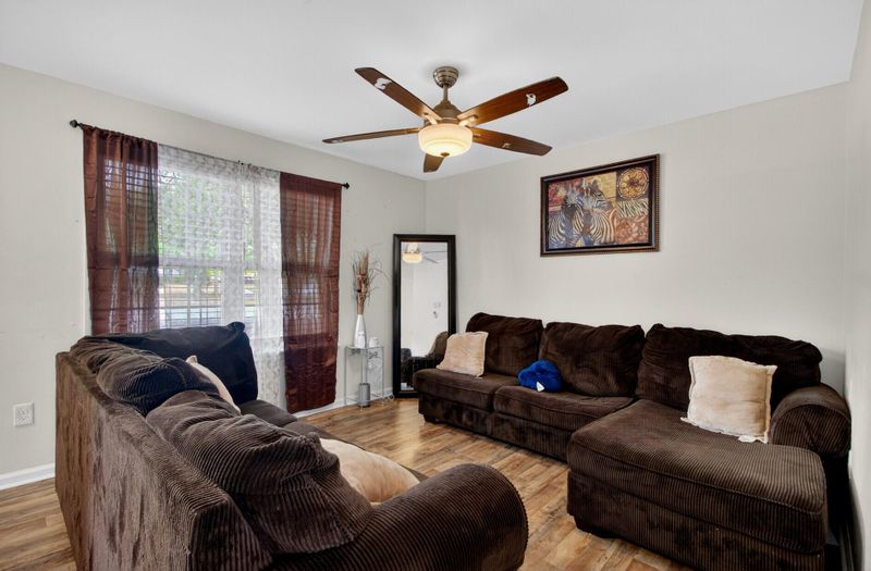 5031 Chateau Ave, North Charleston, SC 29405
