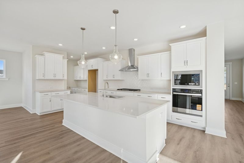 718 Twinflower Ln, Summerville, SC 29486