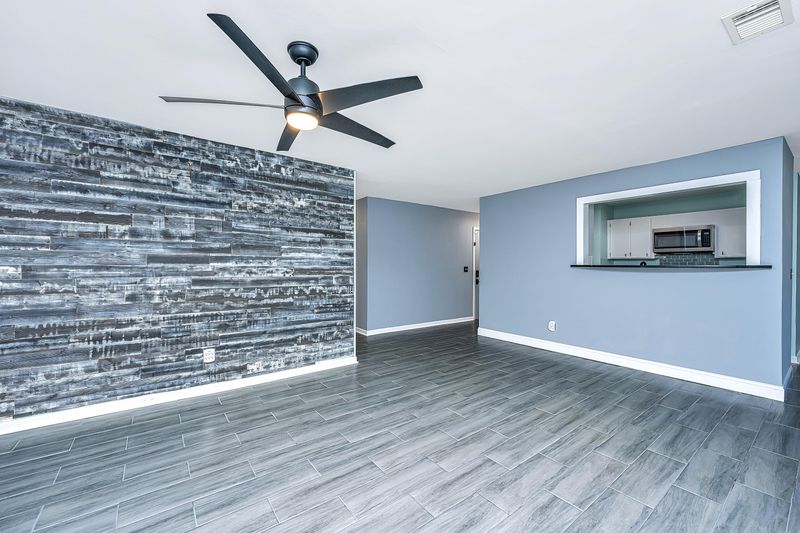 403 Greenmeadow Dr, Goose Creek, SC 29445