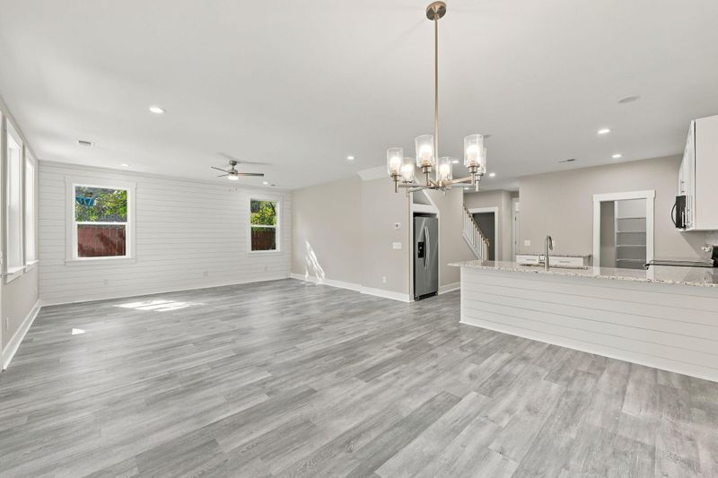 5816 Beverly Dr, Hanahan, SC 29410