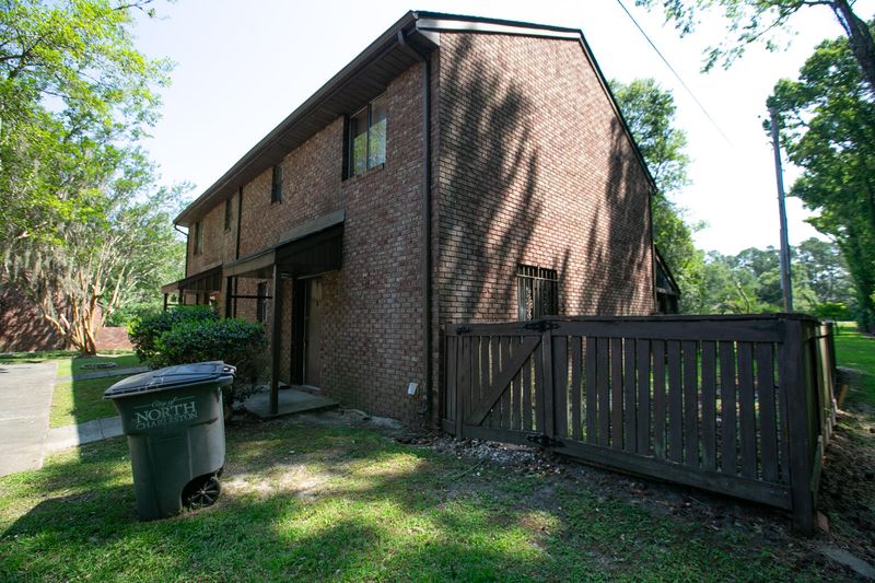 4325 Great Oak Dr, North Charleston, SC 29418