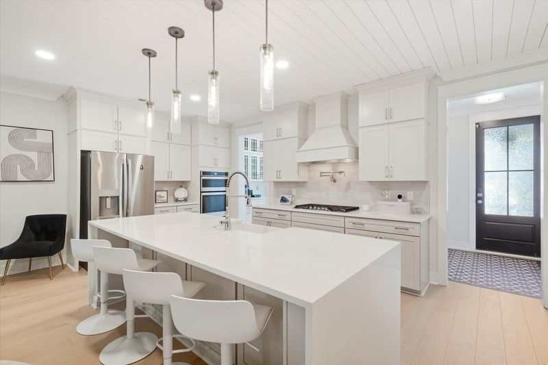 1025 Avenue Of Oaks, Charleston, SC 29407