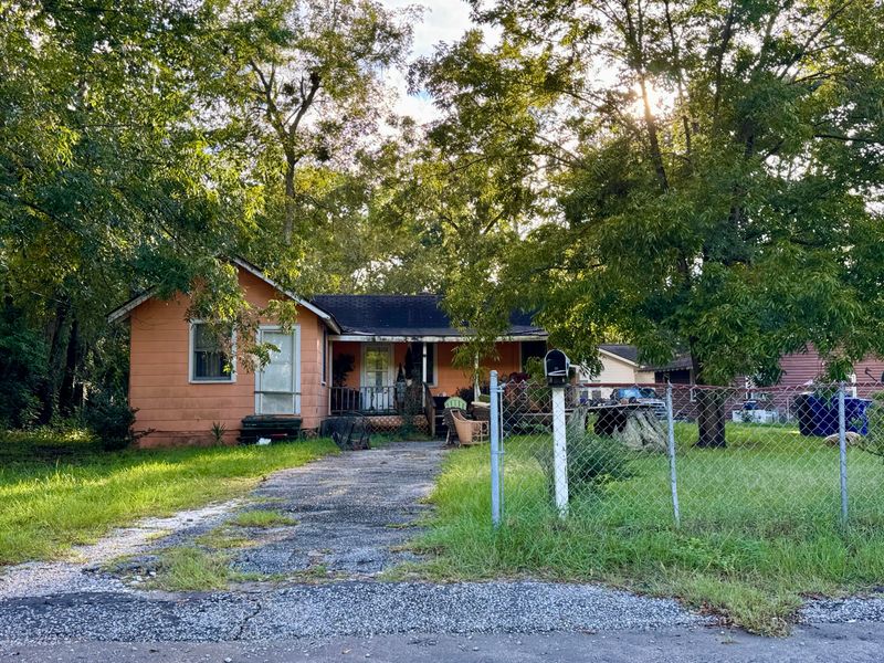 5063 Railroad Ave, North Charleston, SC 29406