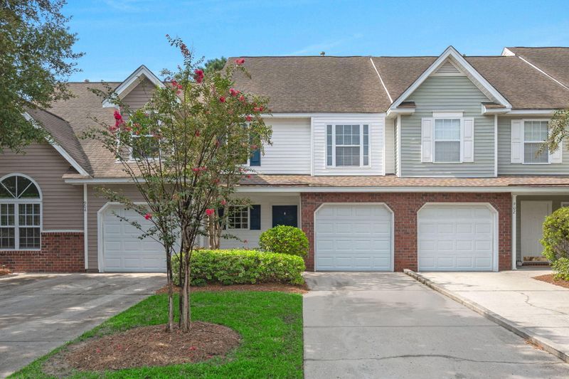 903 Yellow Hawthorn Cir, Summerville, SC 29483