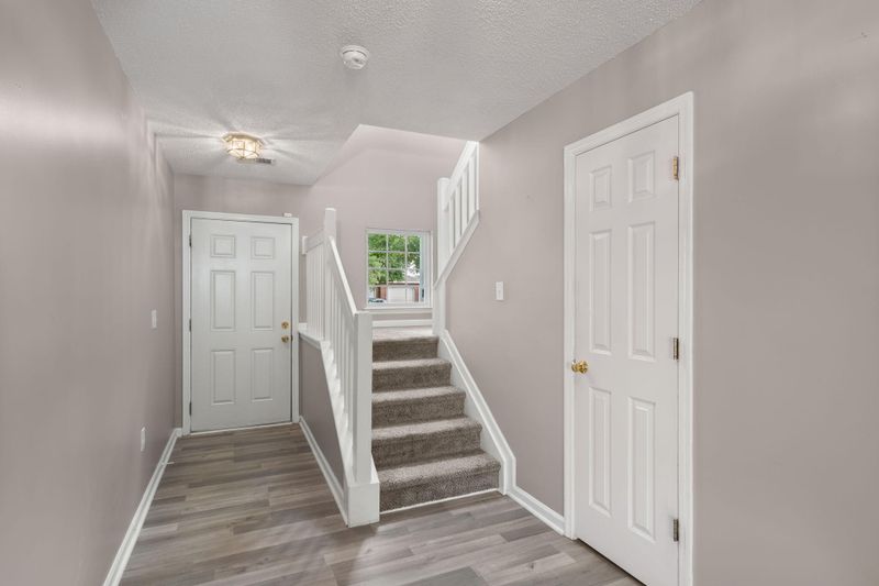 903 Yellow Hawthorn Cir, Summerville, SC 29483