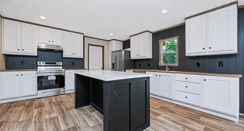 214 Osprey Dr, Moncks Corner, SC 29461
