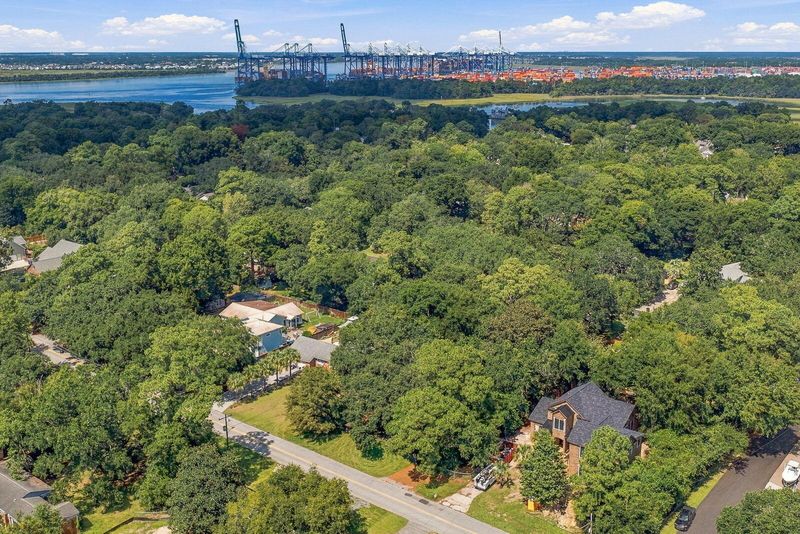 352 Hobcaw Dr, Mount Pleasant, SC 29464