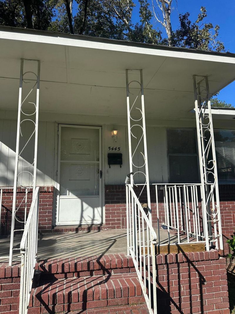 5445 Crown Ave, North Charleston, SC 29406
