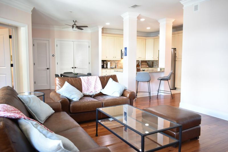 76 Society St #Apt 22, Charleston, SC 29401