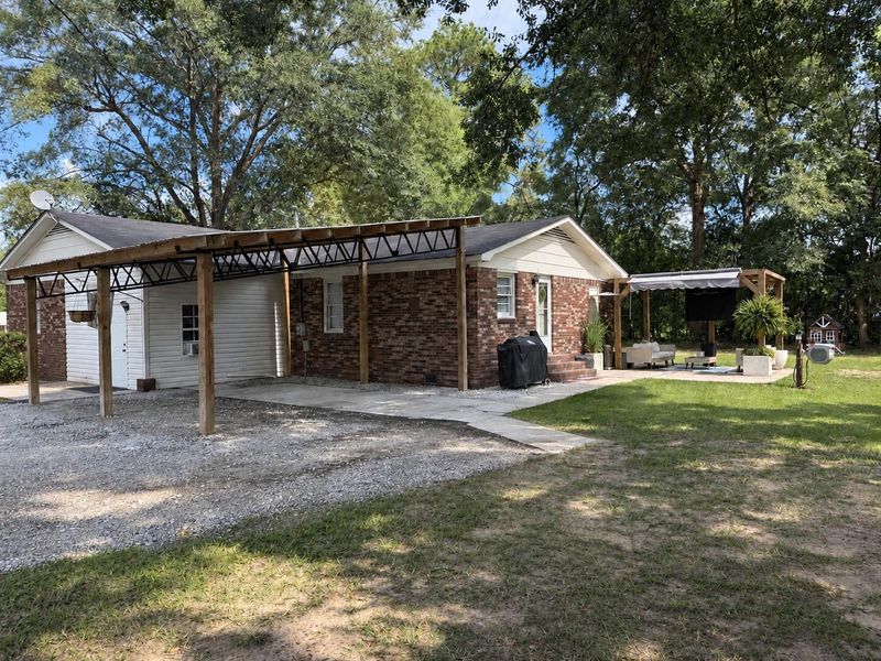 1413 Beach Rd, Walterboro, SC 29488