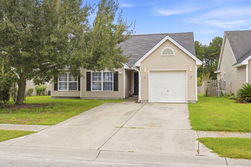 265 Avonshire Dr, Summerville, SC 29483