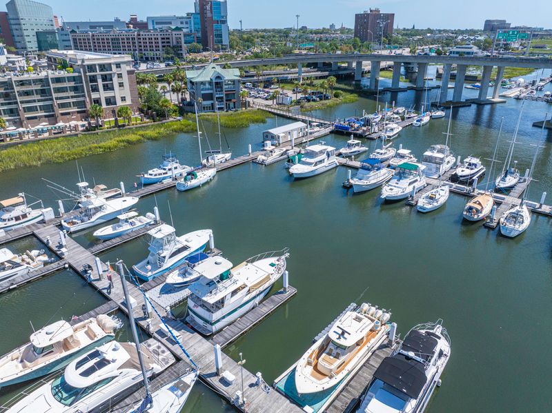 33 Lockwood Dr #Lu72, Charleston, SC 29401