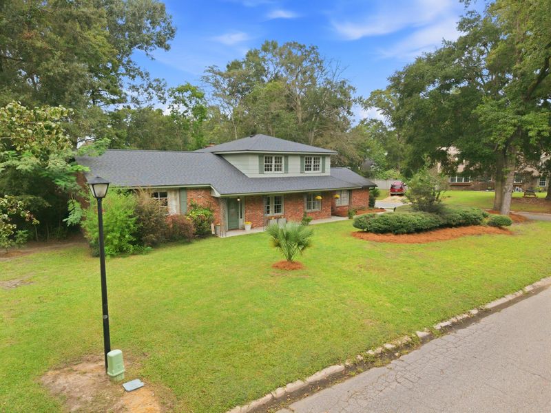 6 Ravenna Ave, Hanahan, SC 29410