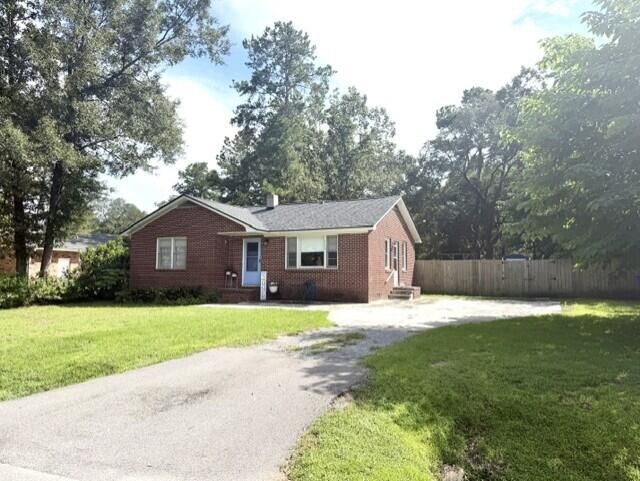 2703 N Oakridge Cir, North Charleston, SC 29420