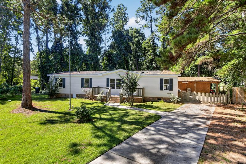 131 Blackberry Ln, Summerville, SC 29483