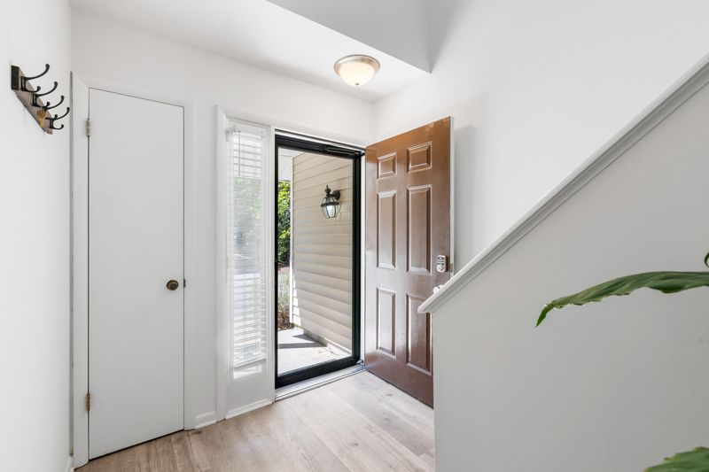 8 Townpark Ln #D, Charleston, SC 29412
