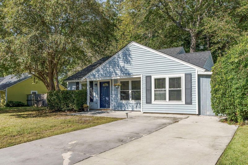 1083 Oakcrest Dr, Charleston, SC 29412
