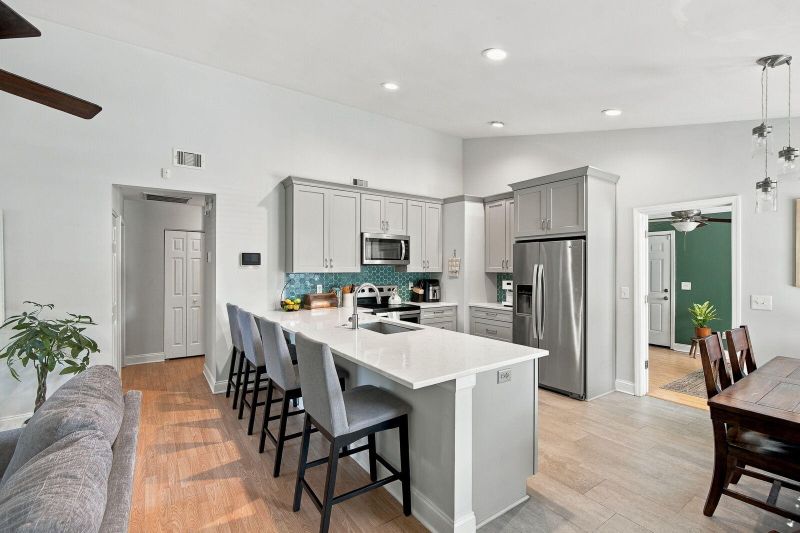 1083 Oakcrest Dr, Charleston, SC 29412