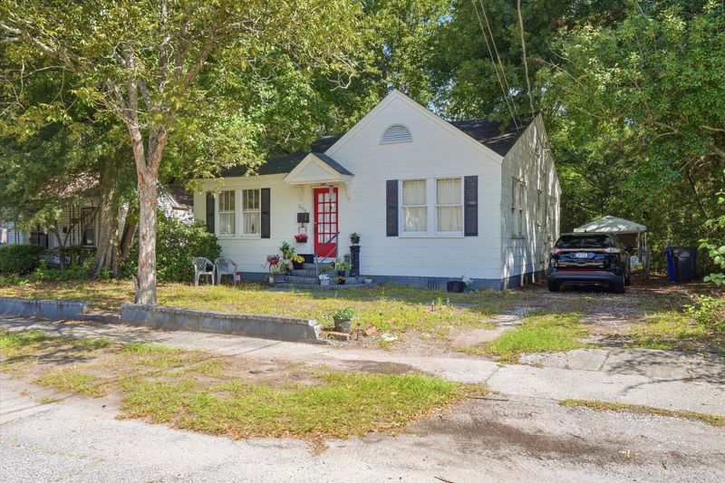 3520 Admiral Dr, North Charleston, SC 29405