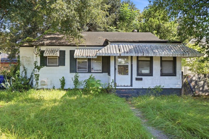 3520 Admiral Dr, North Charleston, SC 29405