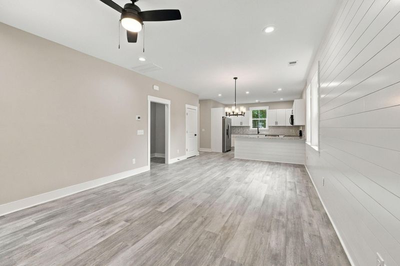 5722 Edison Ave, Hanahan, SC 29410
