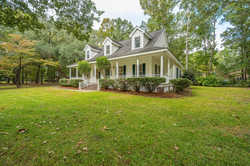 139 Pelzer Dr, Summerville, SC 29485