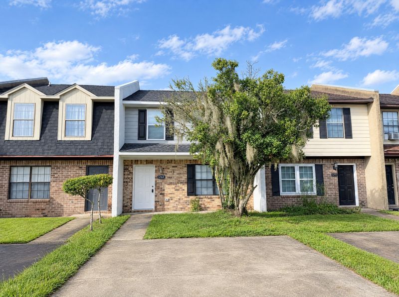 5769 Dewsbury Ln, North Charleston, SC 29418