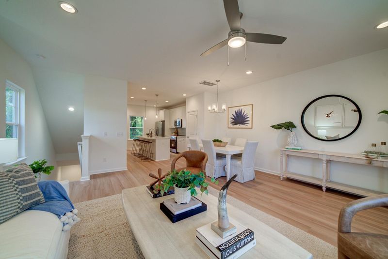 2067 Comstock Ave, North Charleston, SC 29405