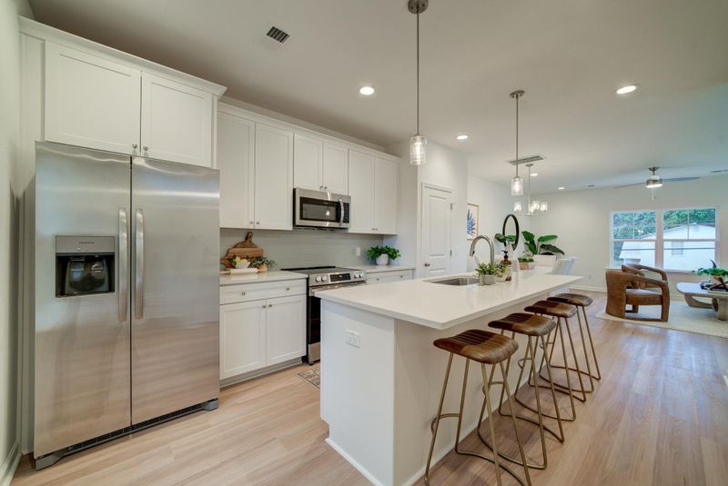 2067 Comstock Ave, North Charleston, SC 29405