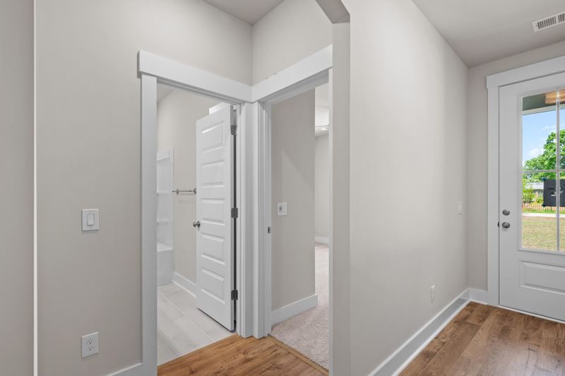5724 Gabe Moultrie Dr, Ravenel, SC 29470