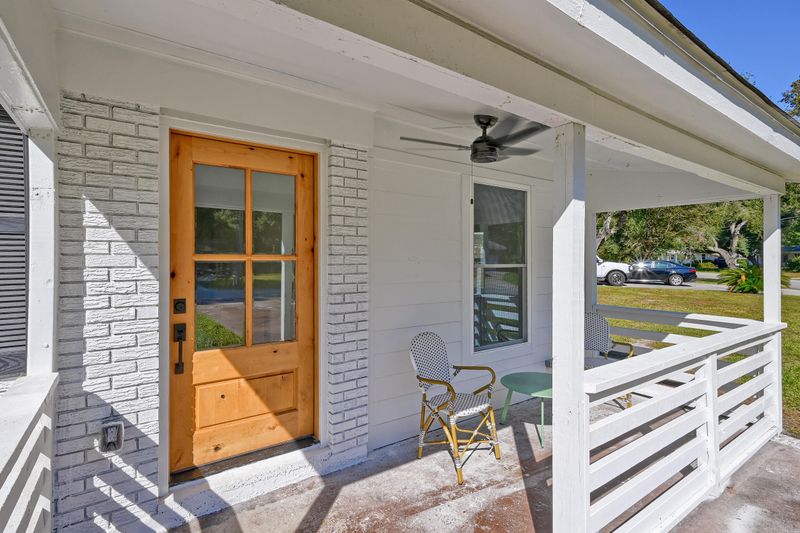 1472 Village Rd, Charleston, SC 29407