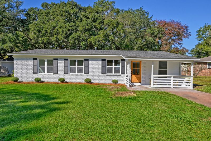 1472 Village Rd, Charleston, SC 29407
