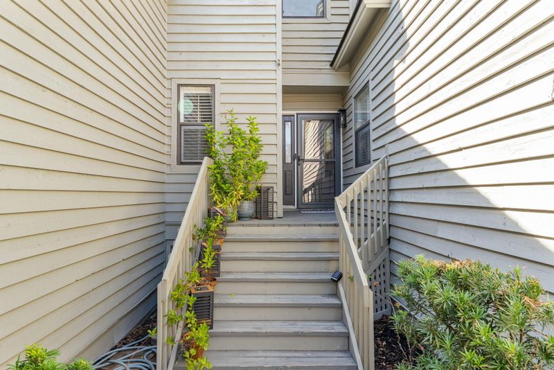 1043 Marsh Court Ln, Mount Pleasant, SC 29464