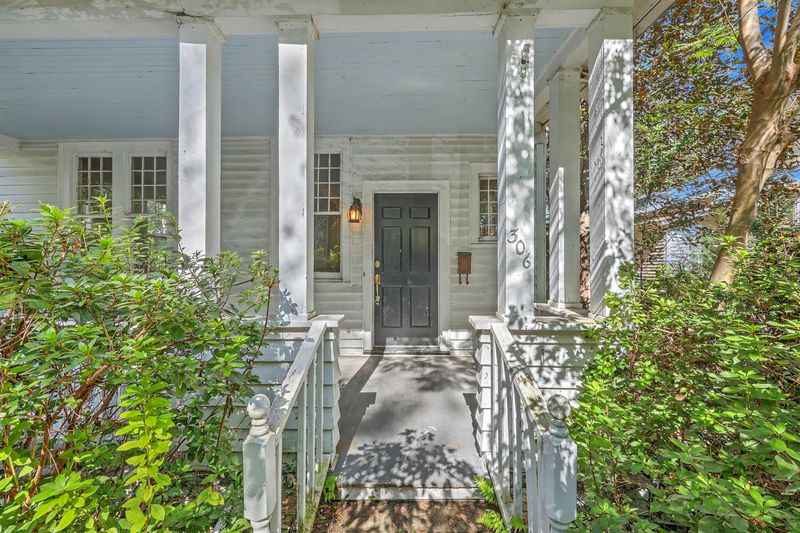 306 S Main St, Summerville, SC 29483