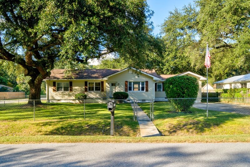 2236 Woodland Shores Rd, Charleston, SC 29412