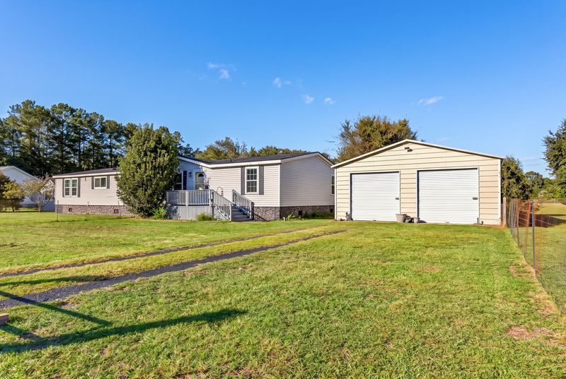 159 Crest Ln, Saint Stephen, SC 29479