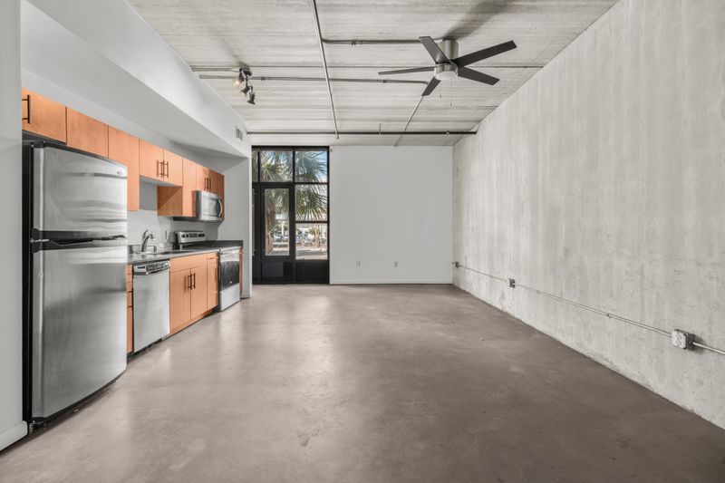 1 Cool Blow St #327, Charleston, SC 29403