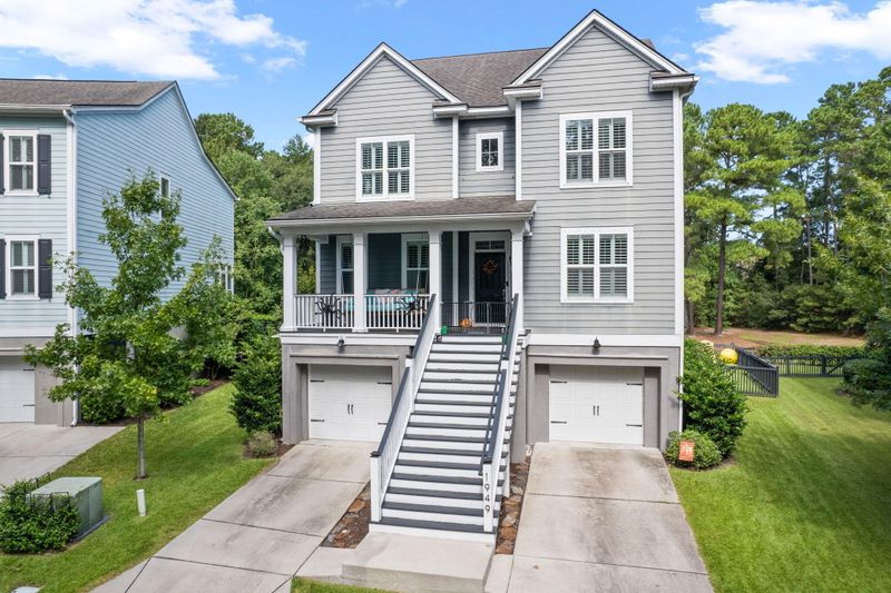 1949 Clay Ln, Charleston, SC 29414