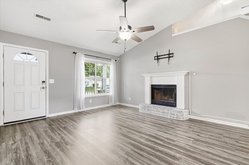 126 Pecan Grove Ave, Goose Creek, SC 29445