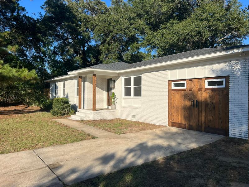 1038 Farmington Rd, Charleston, SC 29412