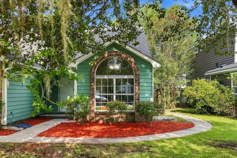 10 Solomon Ct, Charleston, SC 29414