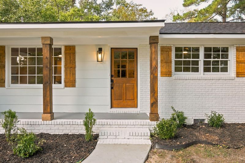 2428 Spring Garden St, Charleston, SC 29414