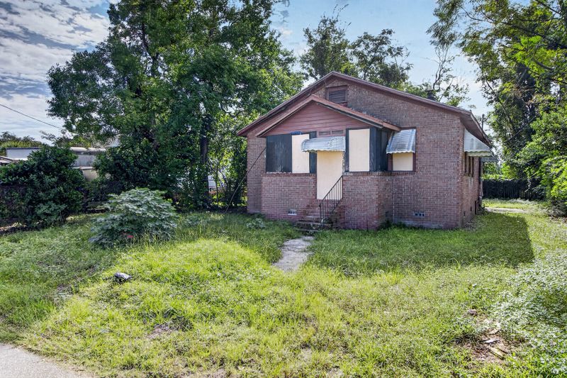 2056 Jacksonville Rd, North Charleston, SC 29405