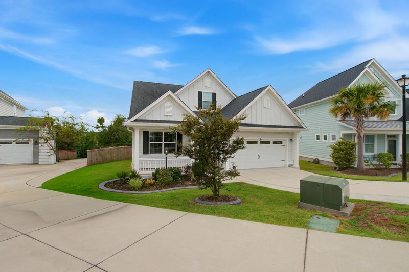 108 Barbour Ct, Moncks Corner, SC 29461