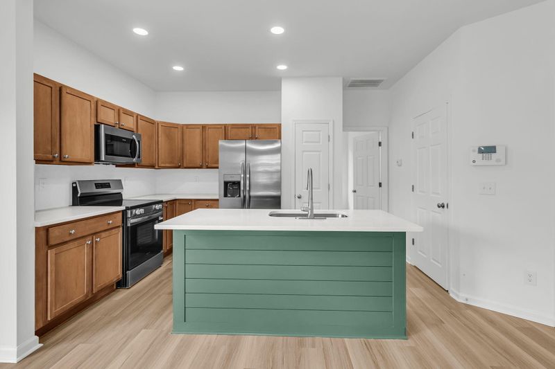 717 Hemingway Cir, Summerville, SC 29483