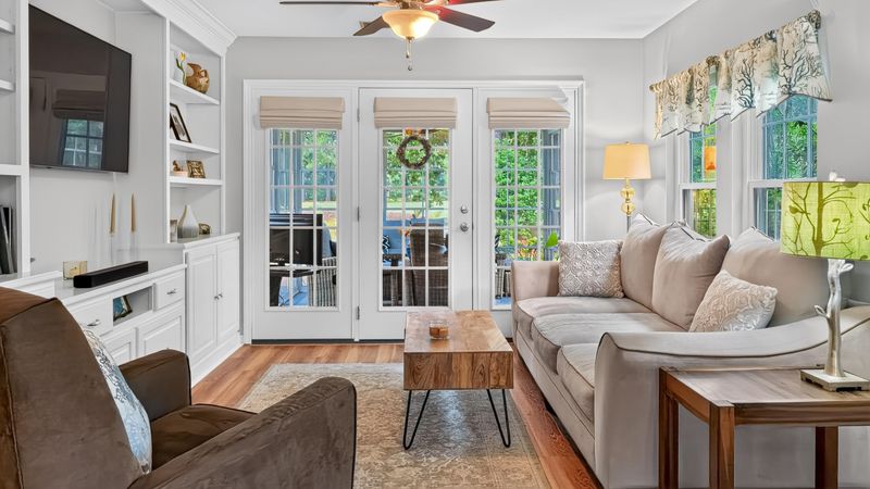 526 Pointe Of Oaks Rd, Summerville, SC 29485